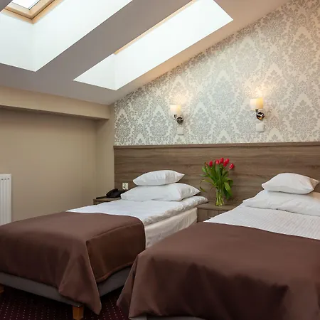 Maximum Hotel