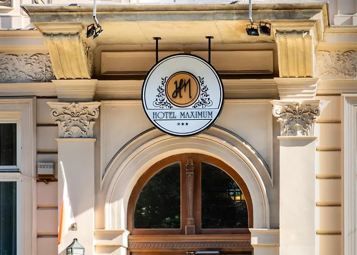 Maximum Hotel